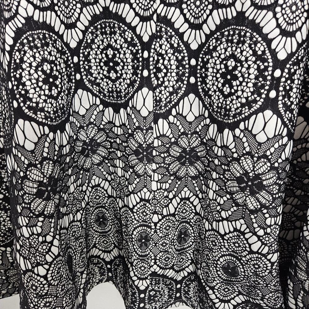Torrid Black/White Lace Skater Skirt Hi/Lo Hem Geometric Print Whimsigoth Sz 1x - Picture 3 of 7